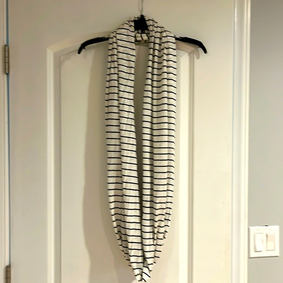 Scarf - Picture 1 of 3